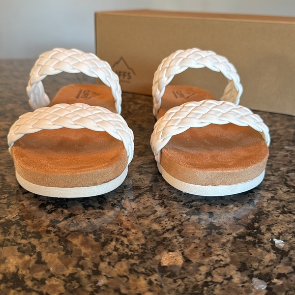 Cliffs by White Mountain white double slide strap sandals NIB 6.5 - Picture 3 of 7